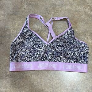 Women’s Victoria secret unlined sports bra. See pictures for measurements.